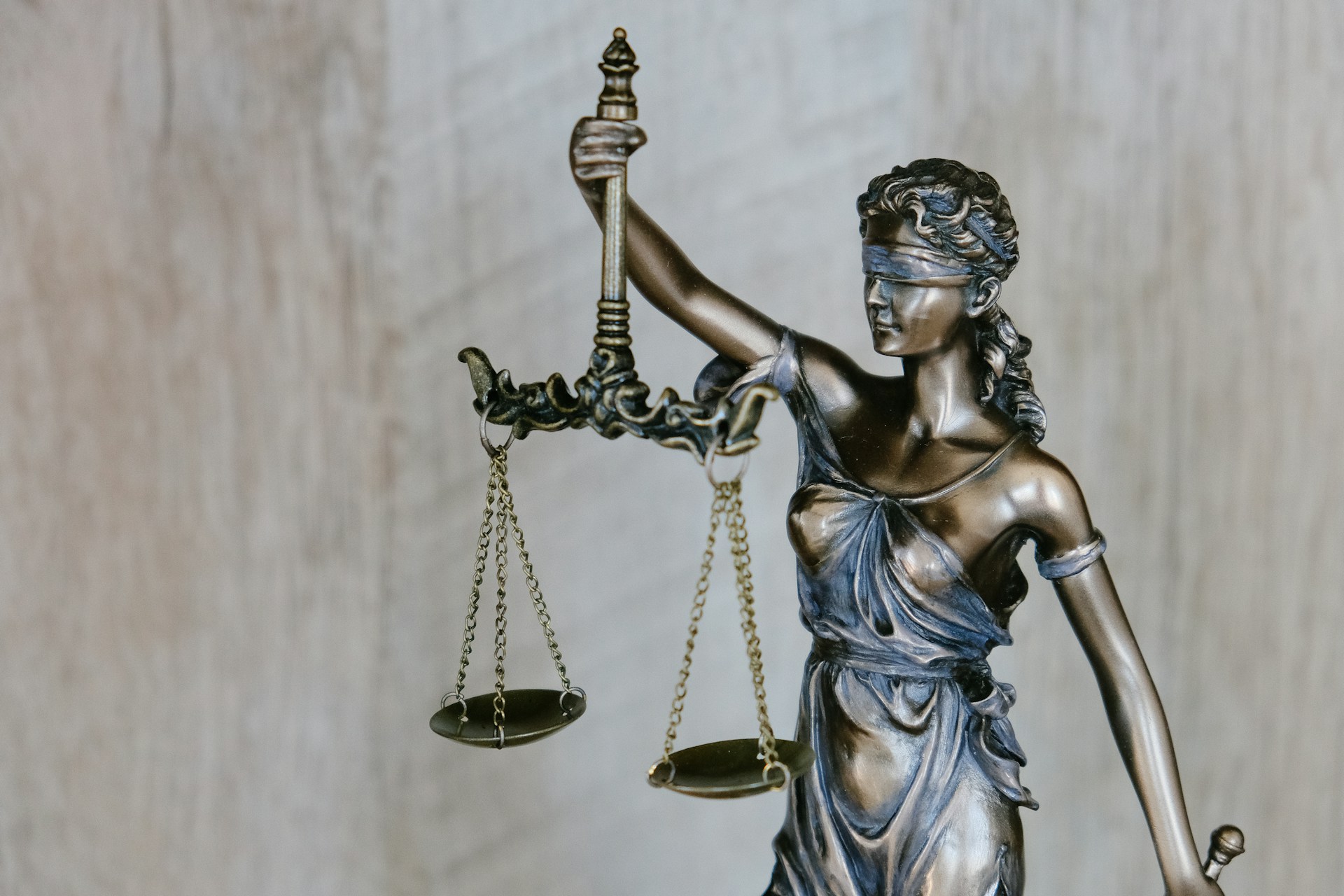 Pendampingan Hukum Profesional dalam Perkara Pidana dan Perdata